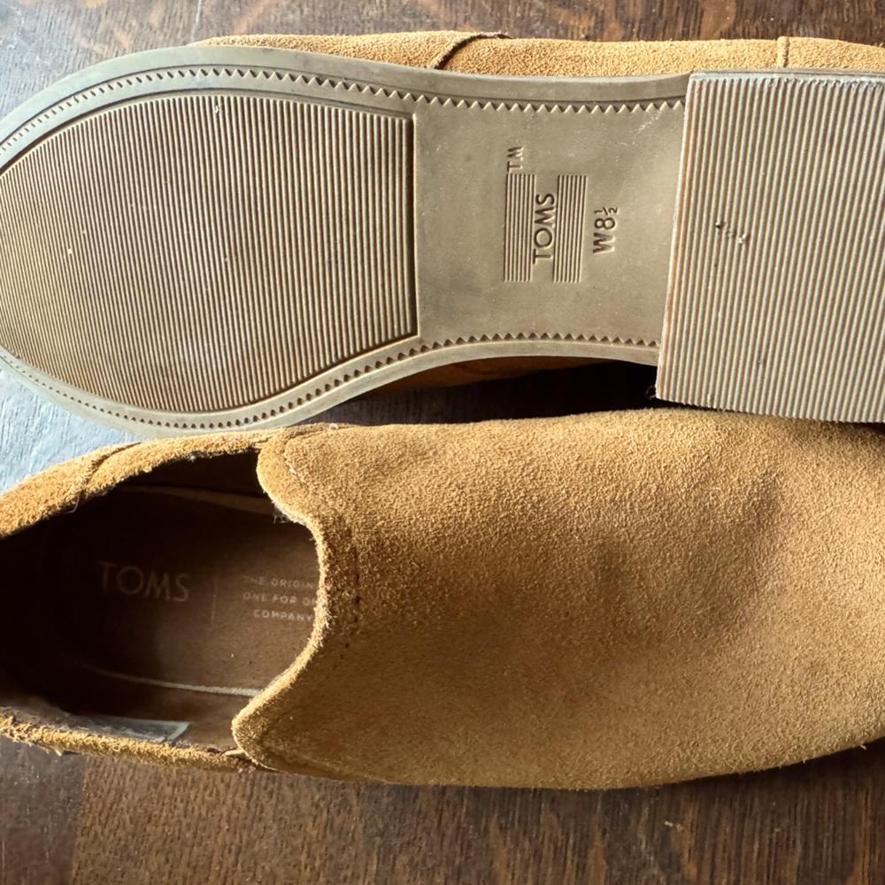 Gently worn Tom’s - Picture 3 of 3